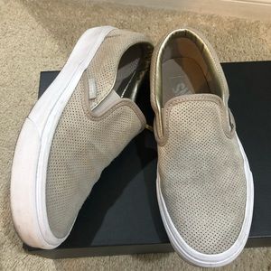 Vans - perf suede slip on